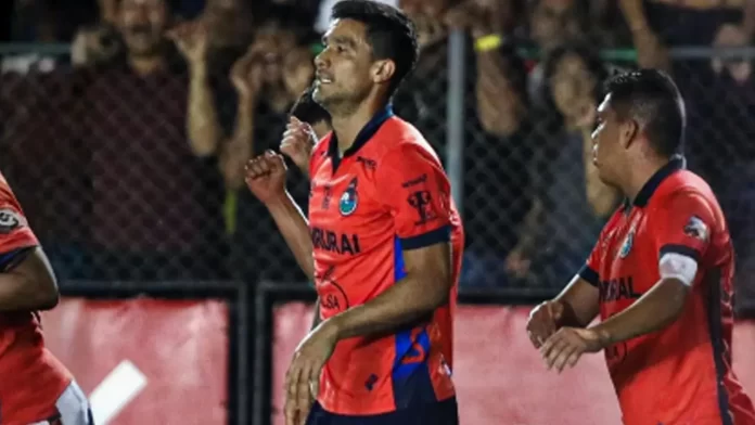 José Mena le da el triunfo a Municipal