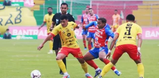 CRÓNICA | Marquense deja escapar la ventaja numérica y Xelajú rescata un empate clave Marquense y Xelajú empatan en los cuartos de final ida