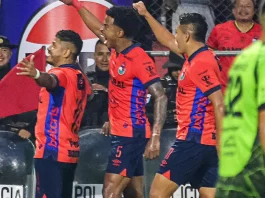 Municipal goleó a Mixco y avanza a la final